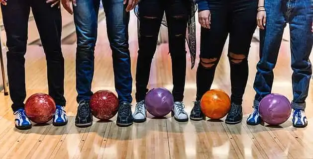  right bowling ball