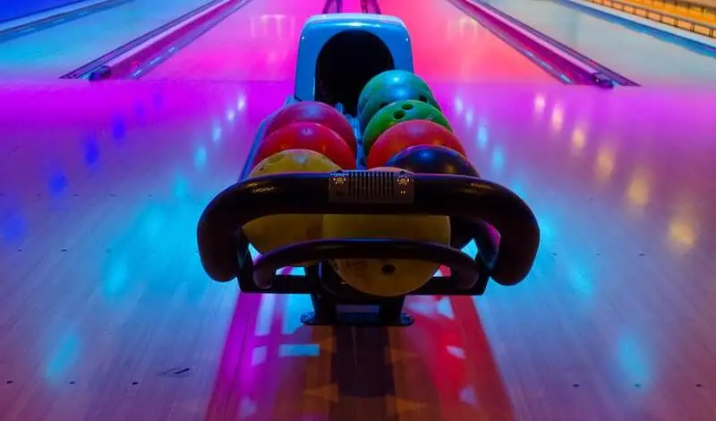 bowling equipment's and bowling ball